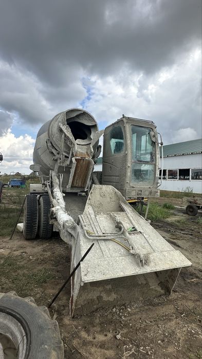 Бетоносмеситель миксер с самозагрузкой