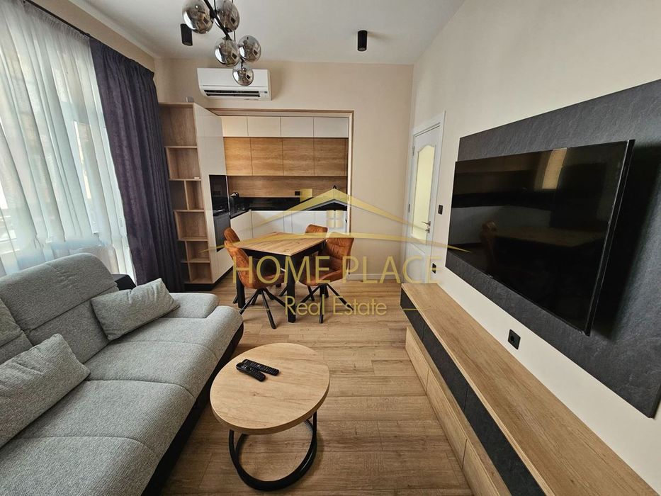 Дава се под наем Тристаен апартамент в Варна, Център - 90 кв.м за 3570 € - Снимка #2