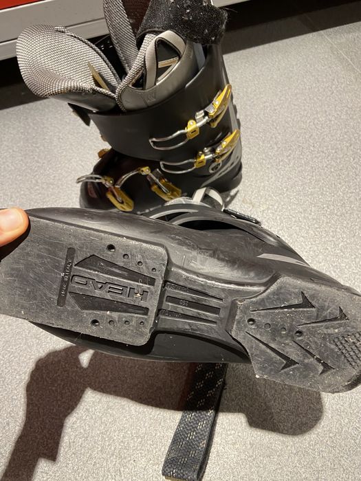 Продам горнолыжные ботинки