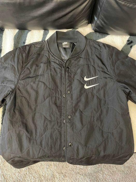 Geaca Nike - Marimea L - Noua