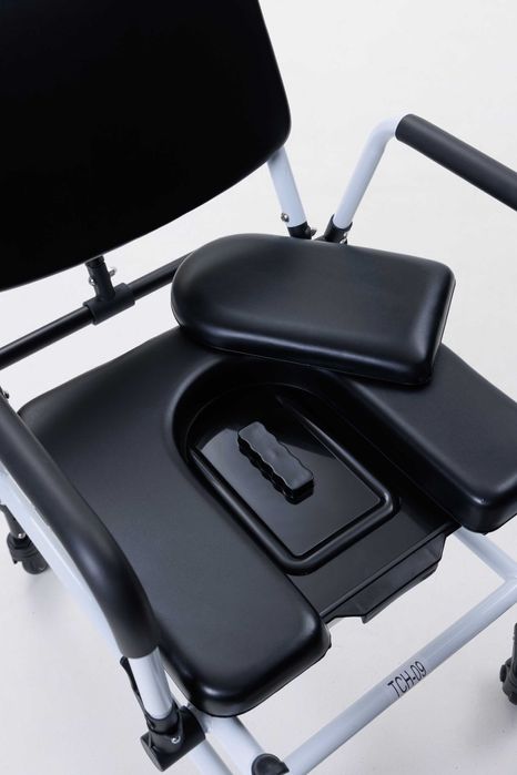 Кресло для купания на колесиках с откидывающейся спинкой TCH-09