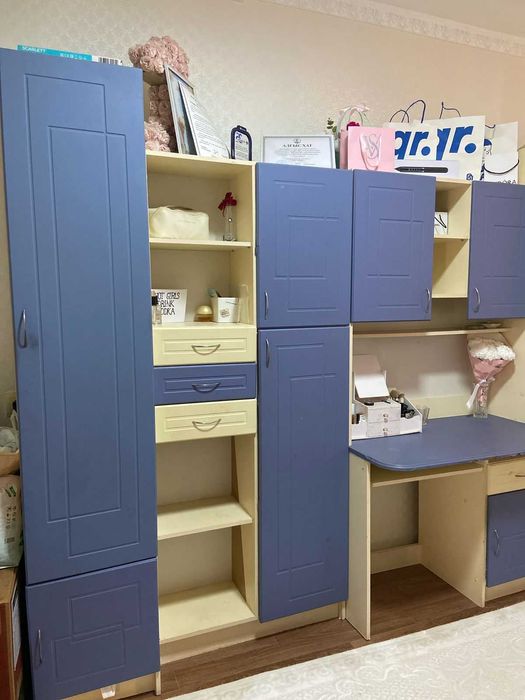 Письменный стол со шкафами