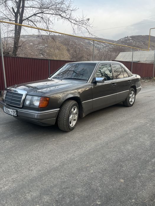 Mercedes-Benz E 230
