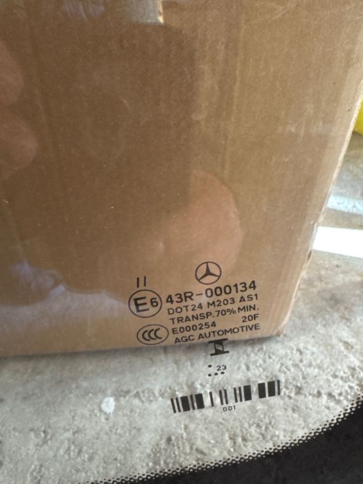 Челно стъкло оргинално на Мерцедес w156