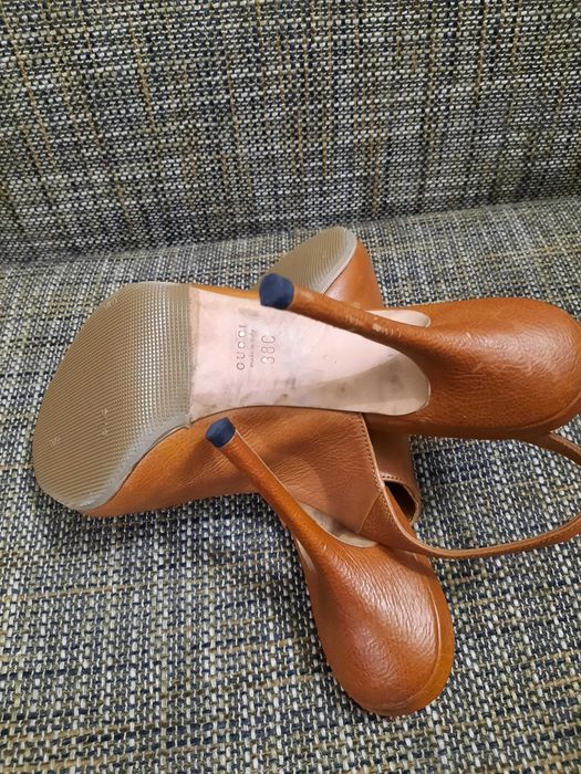 Gucci slingback peep-toe brown-camel shoes