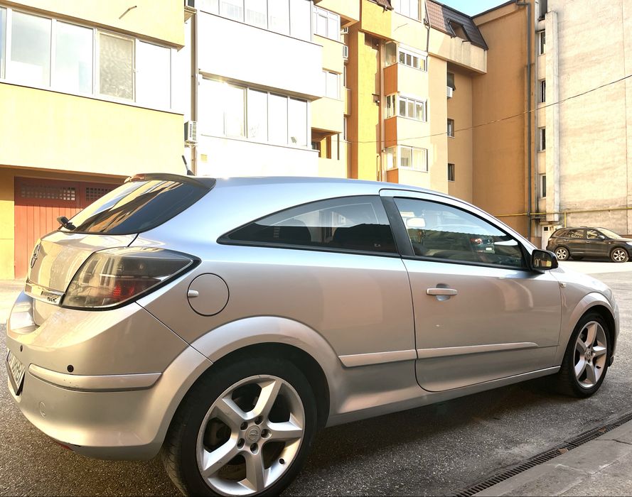 Opel astra H GTC 1.7D