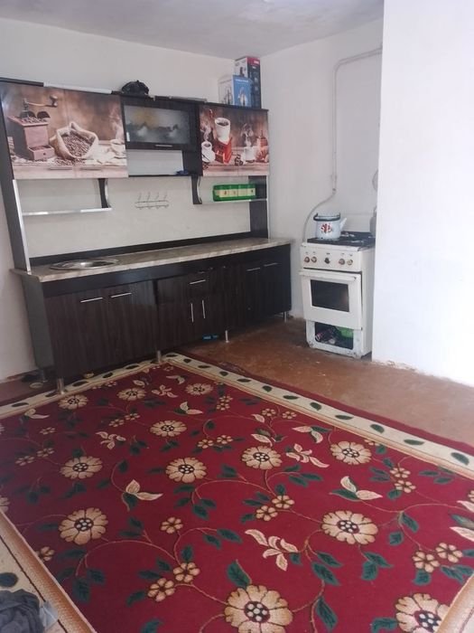 Уй сотилади манзил: Охангарон  тумани Галакудук.
6 сотих 4