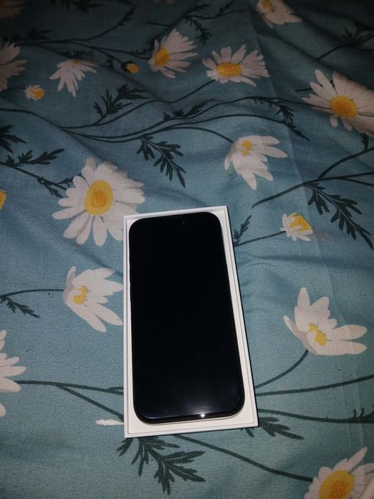 Vand iphone 15 nou