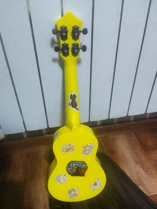 Продам укулеле полный комплект