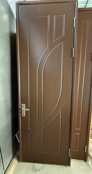 Продаются двери двойные и 3 обычные