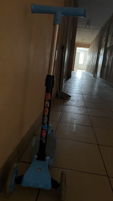 Самокат для деток 3-4 года