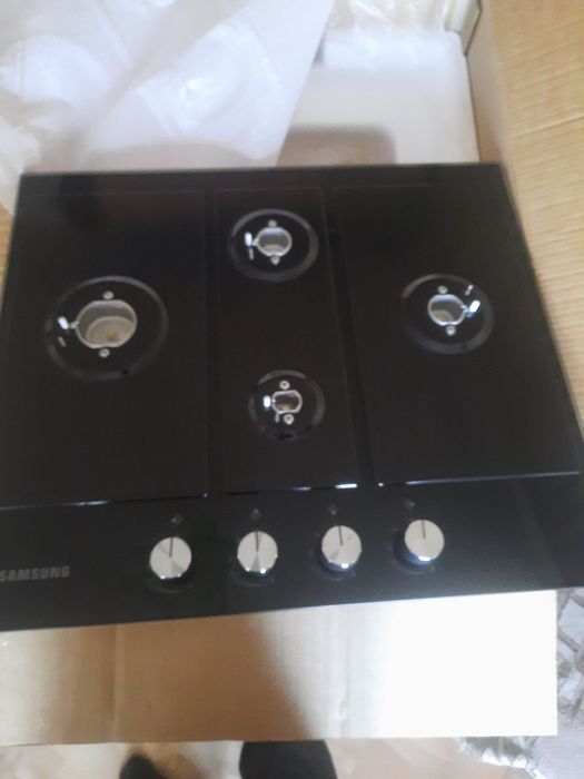 Продам встраемую газовую плиту