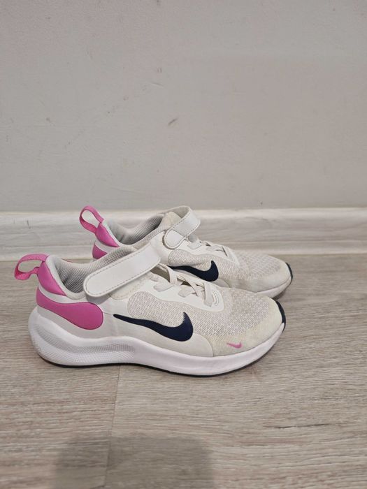 Детски маратонки найк(nike) размер 28.5