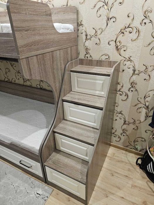 Двухъярусная кровать