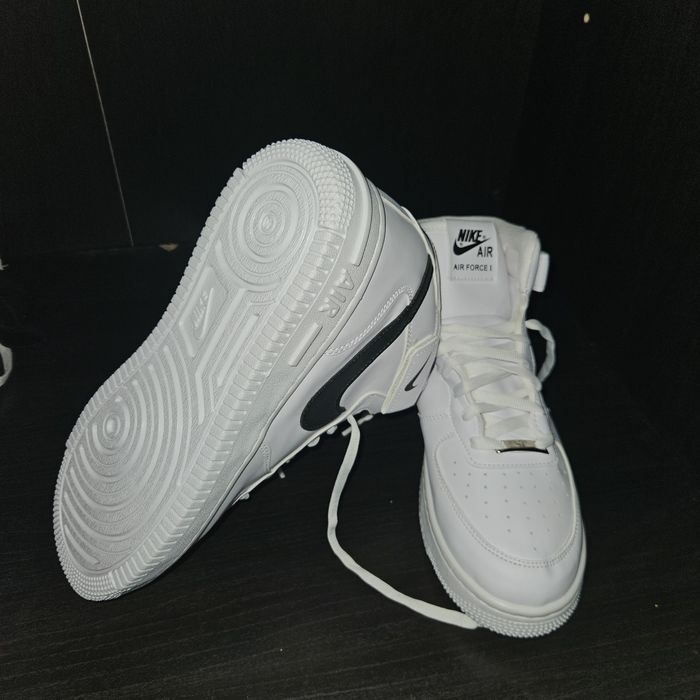 Vand ghete nike numarul 40