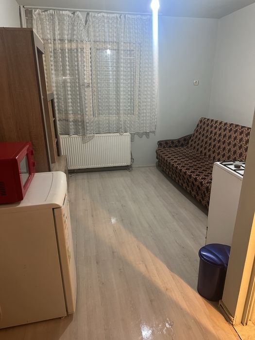 Inchiriez garsoniera la parter zona Iosia