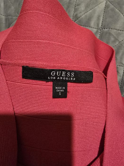 Секси рокля Guess