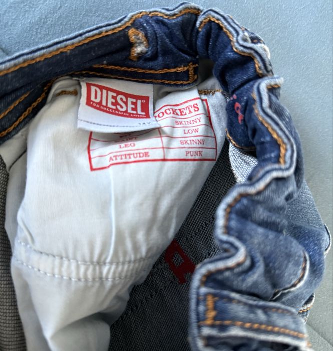 Vand blugi Diesel in stare foarte buna