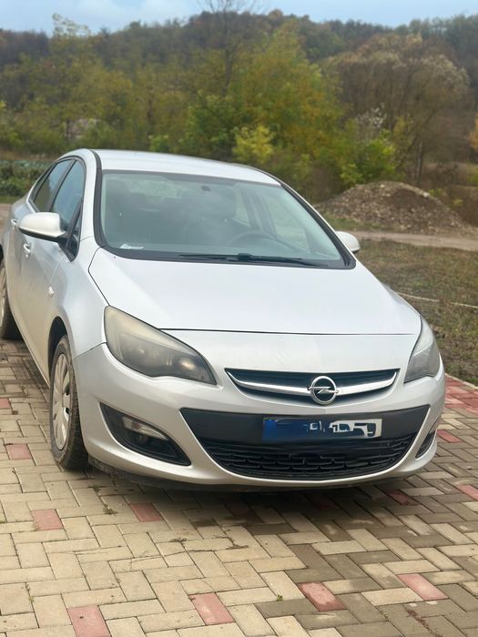 Opel Astra J 2016 benzină-Gpl