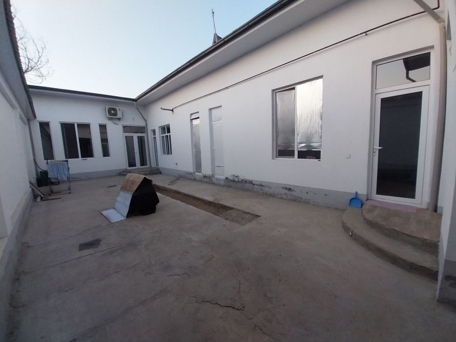 Nazarbek Tarnovda hovli sotiladi. Arzon narxda