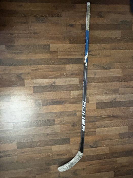 Продам клюшку BAUER x