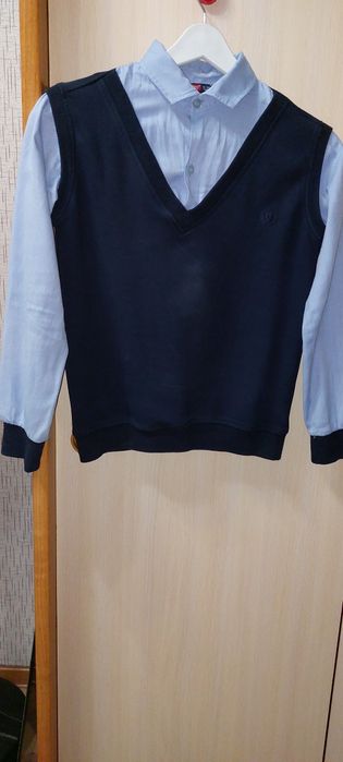 Продам школьную одежду