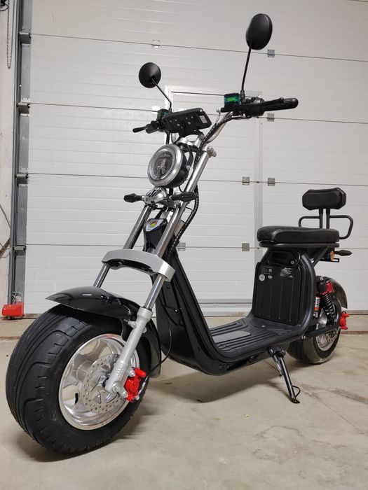 Scuter electric nou cu amortizoare și furca dubla