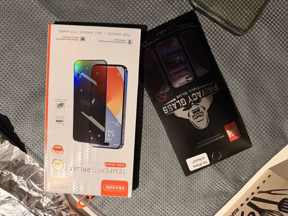 Huse si folii iPhone 15 Plus - toate la 80 Ron