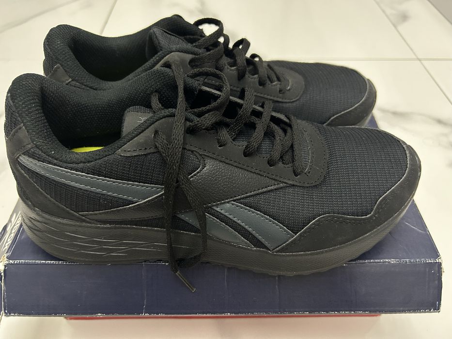 Продам оригинальный кросовку Reebok