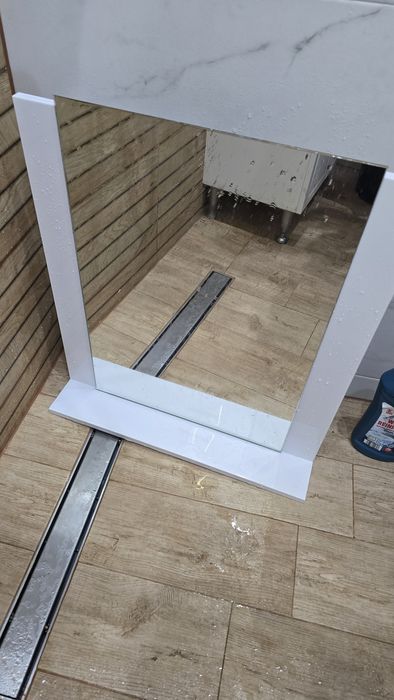 Огледало за баня ново