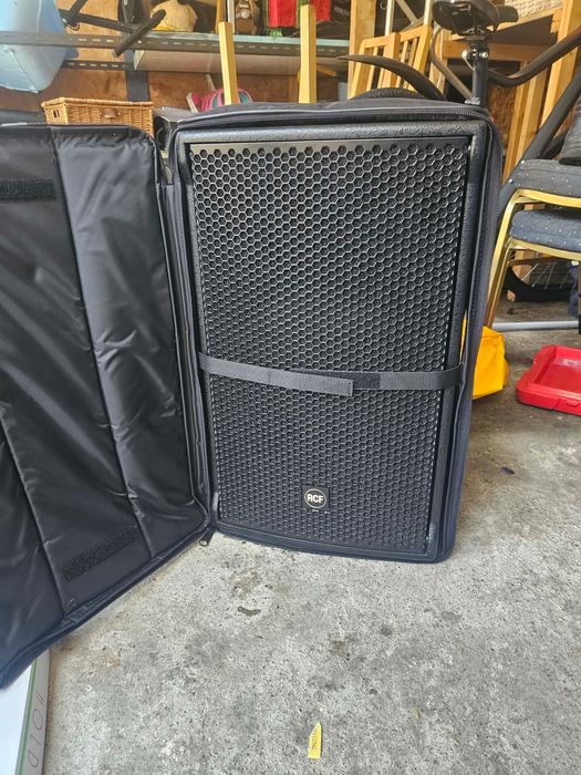 Se vinde 2 Boxe RCF