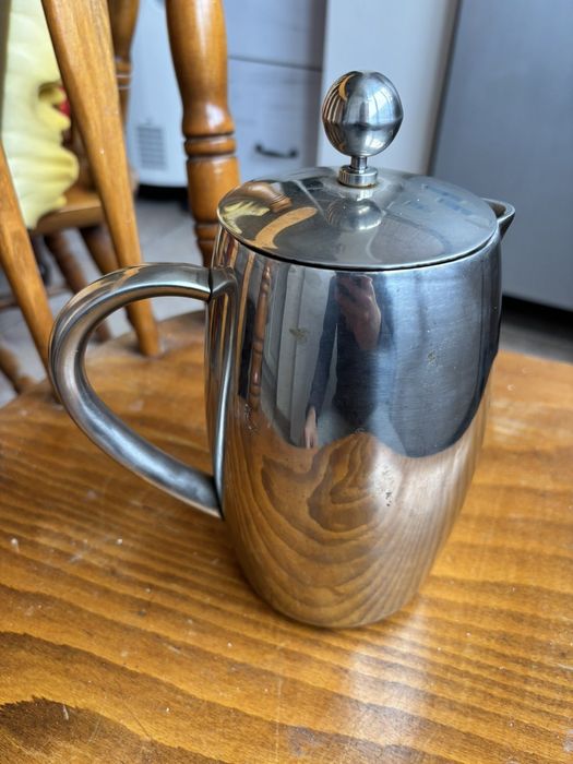 Гювеч и френска преса за кафе