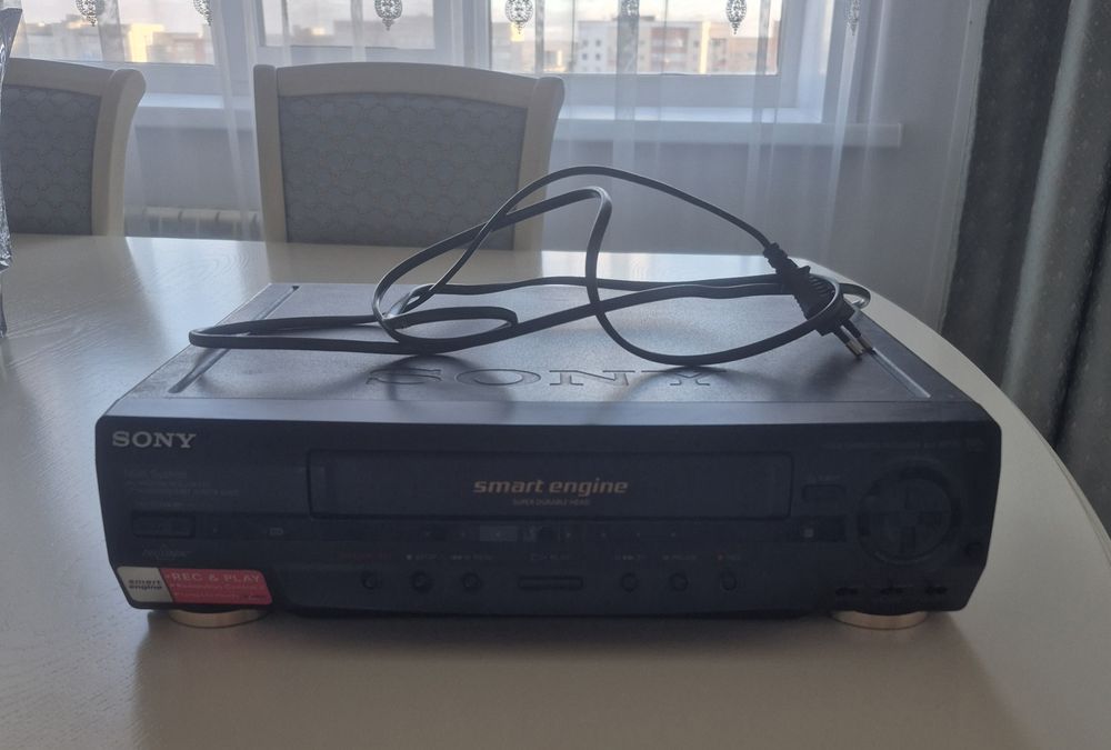 Продам видеомагнитофон