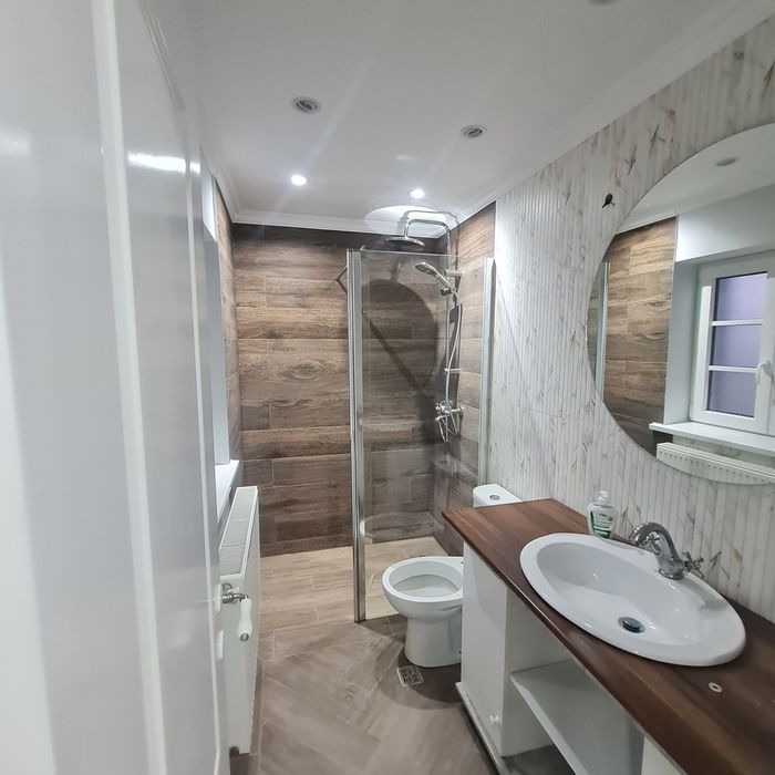 Renovari și constructi