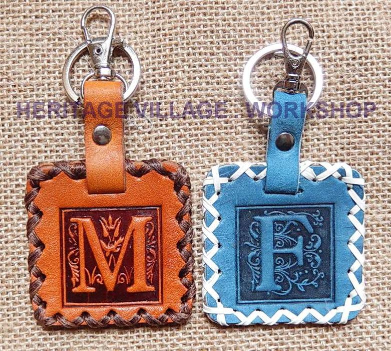 Кожаные брелки ручной работы .