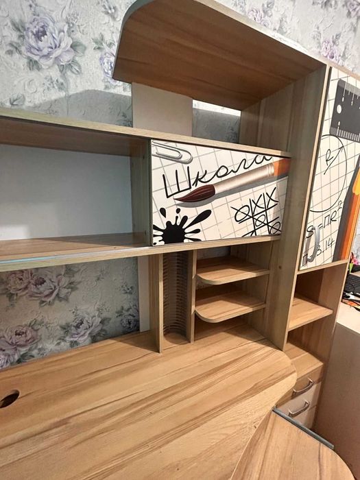 Стол для учебы и для компьютера