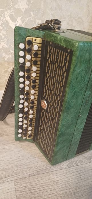 Продается баян трехрядный