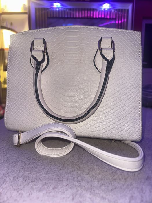 Продавам жеска чанта не използвана