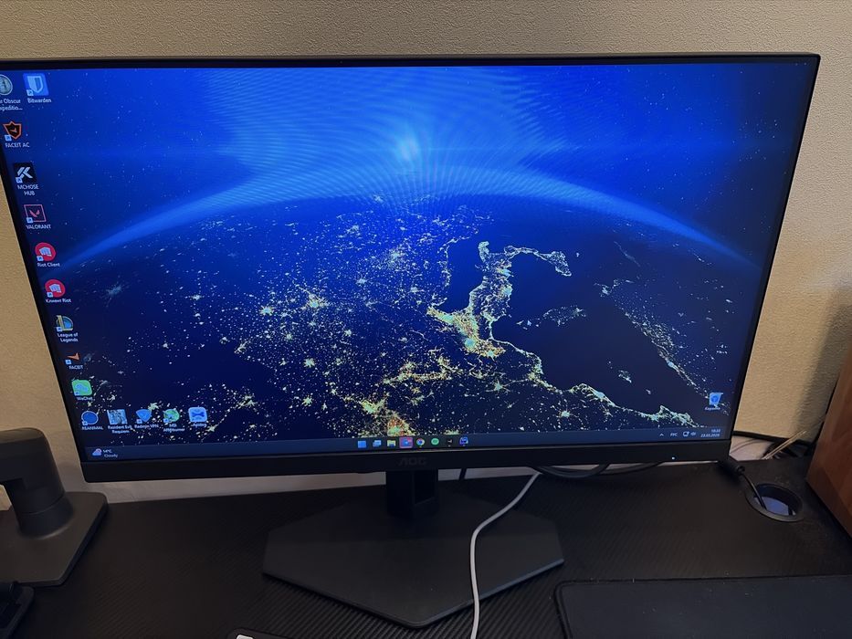 Продаю монитор AOC