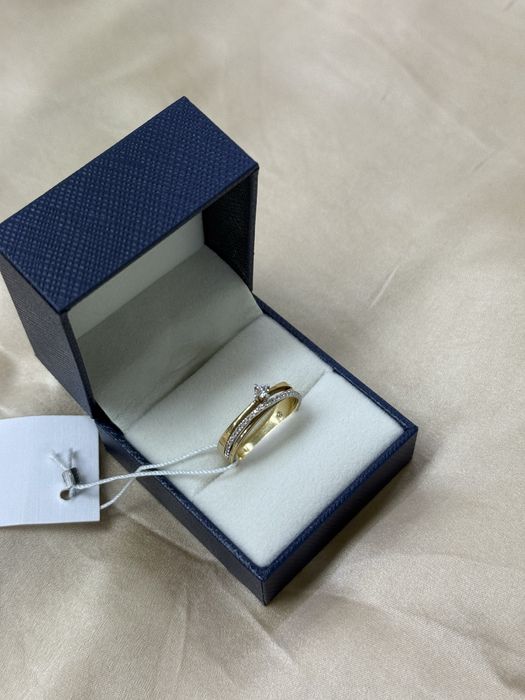 Золотое кольцо с бриллиантами