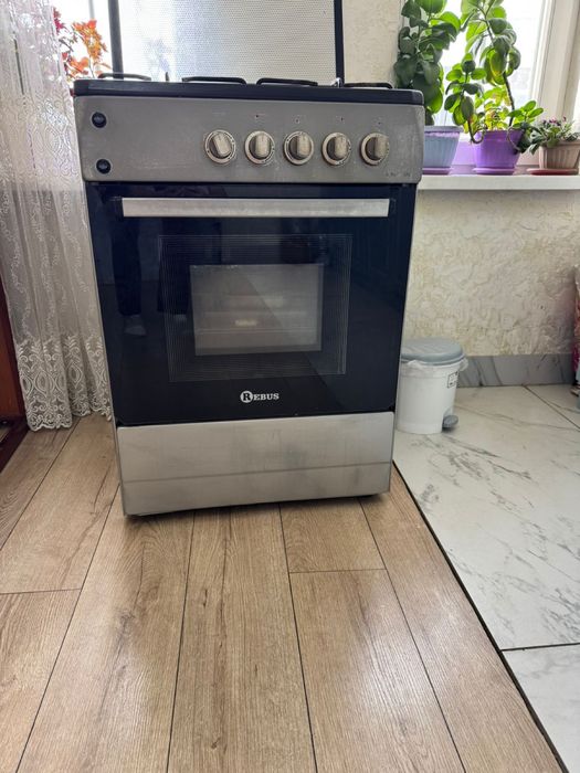 Газ плита Rebus в хорошем состоянии