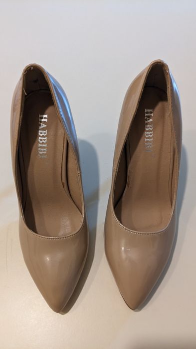 3 perechi de pantofi dama - aproape noi.