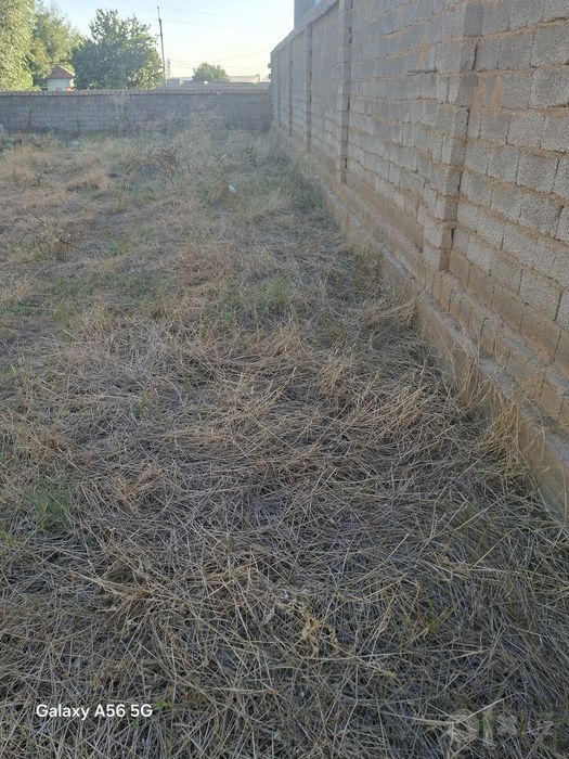Курувчилар учун зур таклиф.Фасад - 40 метрлик 4 сот. ер сотувда.Дурмон
