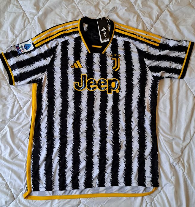 Фланелка на Juventus с подпис на Влахович