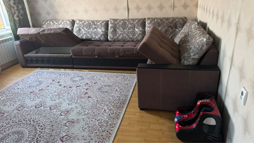 Большой Диван Зал