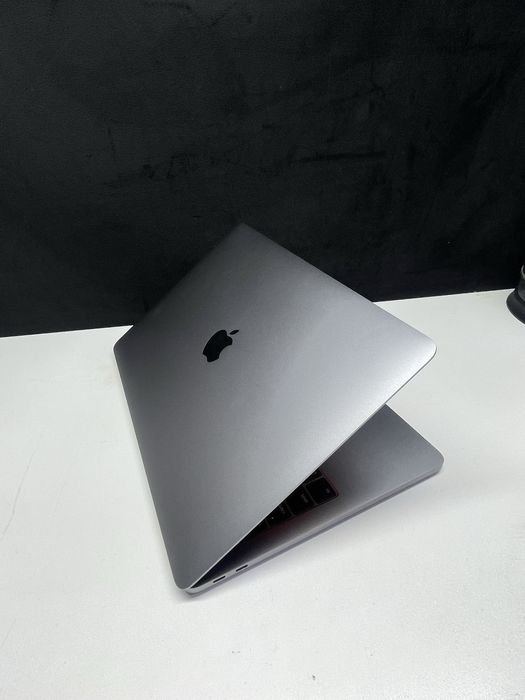 MacBook pro 2017/Ortalyq