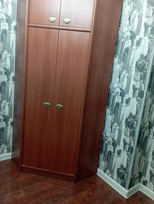 Продается шкаф угловой б/у