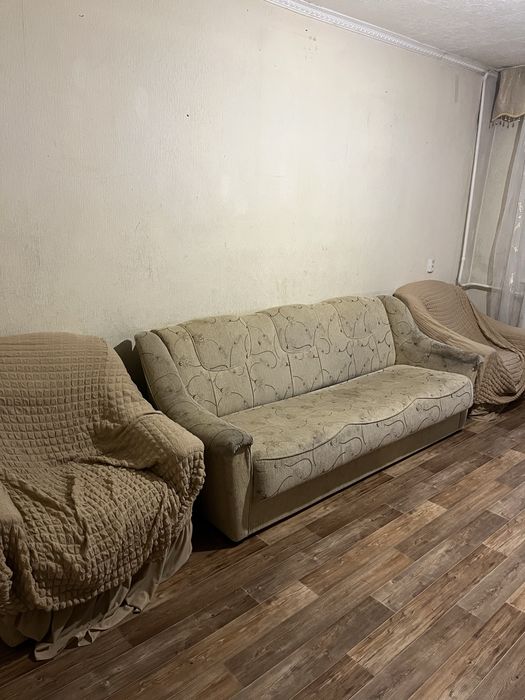 Диван и два кресла