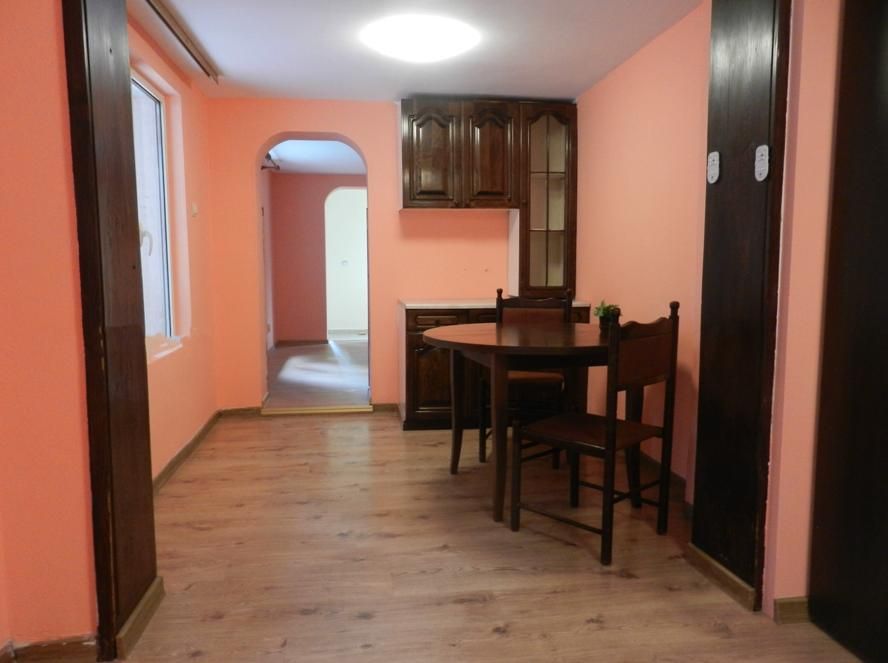 Дава се под наем Етаж от къща в София, Княжево - 60 кв.м за 460 € - Снимка #2