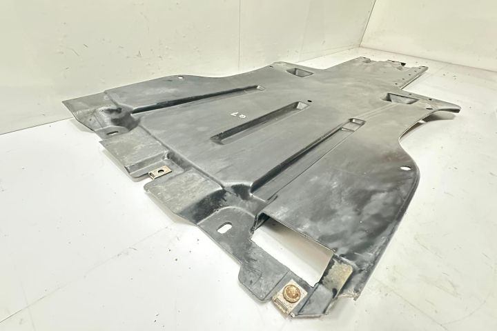 Scut motor 7L8825231 Volkswagen VW Touareg generatia 1 7L seria